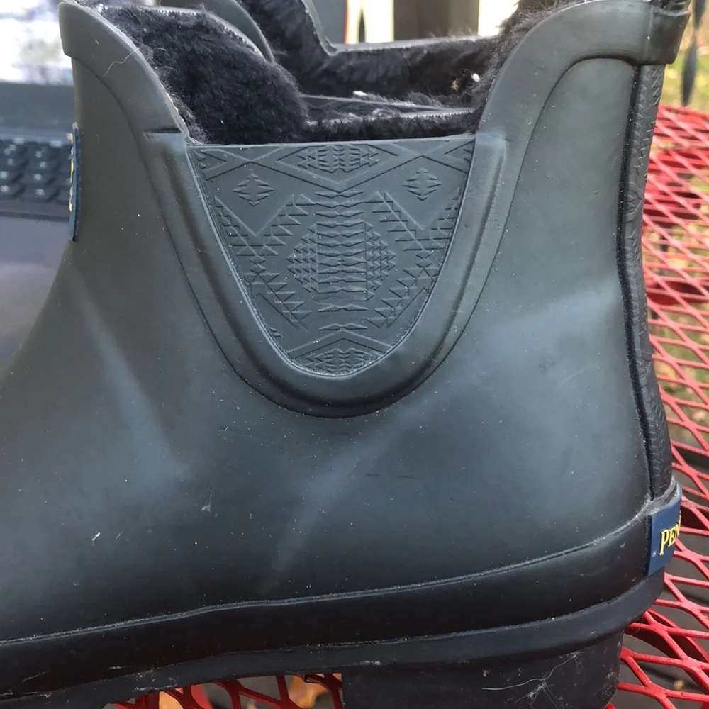 🚨B2G1 PENDLETON Black Blue Rubber Rainboots